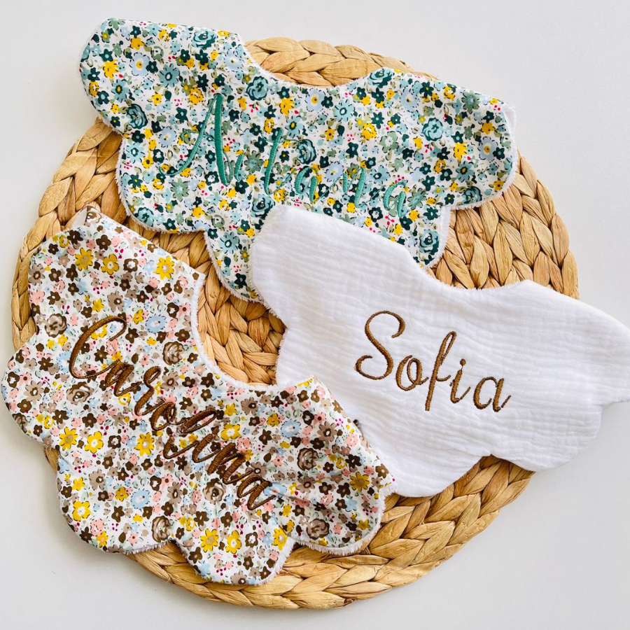 Set de 3 Baberos Personalizados de Algodón – Bordado con nombre 022