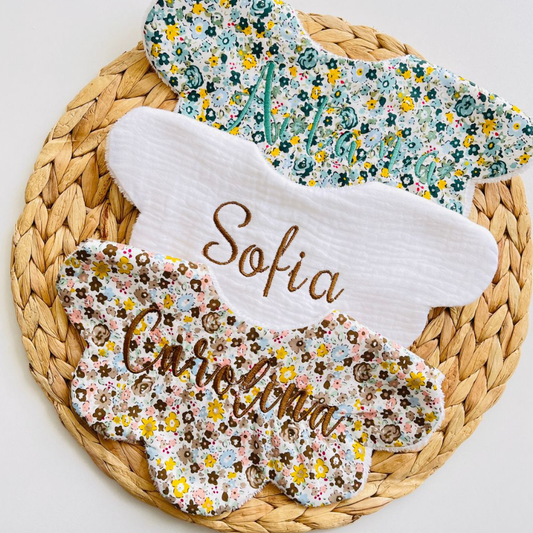 Set de 3 Baberos Personalizados de Algodón – Bordado con nombre 022