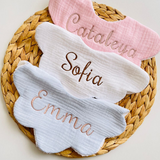 Set de 3 Baberos Personalizados de Algodón – Bordado con nombre 023