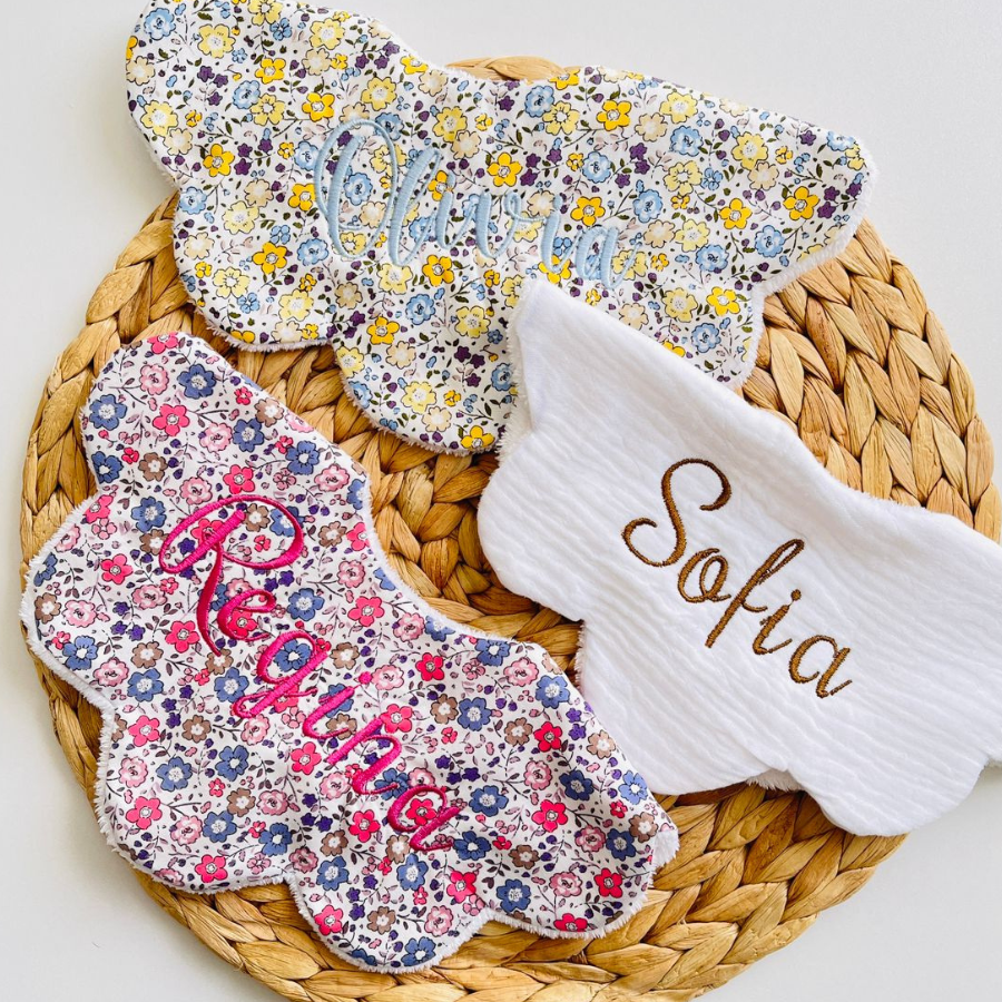 Set de 3 Baberos Personalizados de Algodón – Bordado con nombre 020